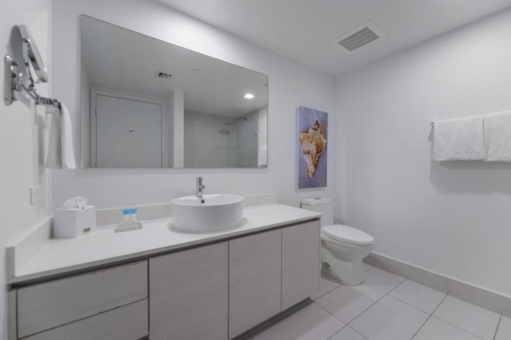 Cozy 1Br Condo Beachwalk Resort Hallandale Beach Exterior photo
